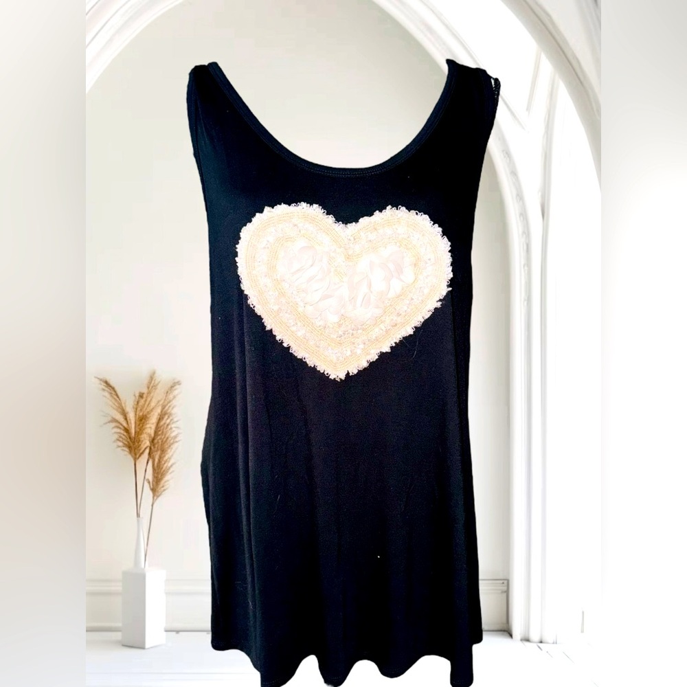 Shop Basic Black Heart Applique Tank Top XL EUC